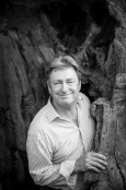 Alan Titchmarsh and old oak tree